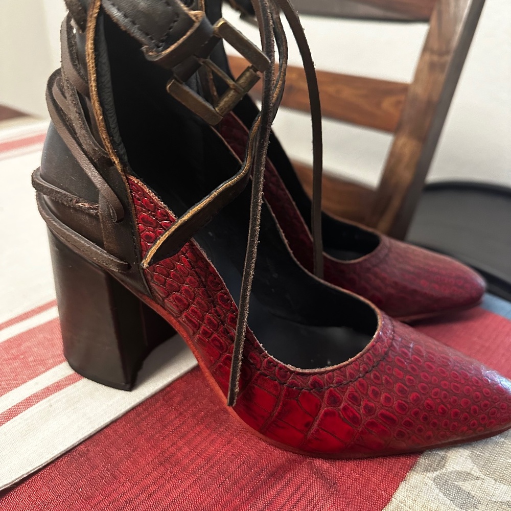 Freebird Jillian size 8